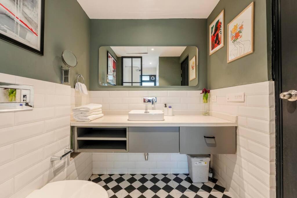Greentique Luxury Flat With Plunge Pool, Apartment